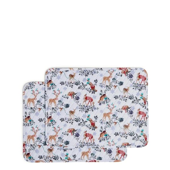 Vera Bradley Merry Mischief Snow Day 4 Placemats New - Picture 2 of 2